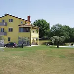 Villanova Apartment *