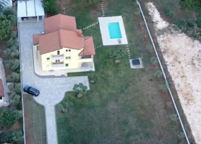 Villanova アパート