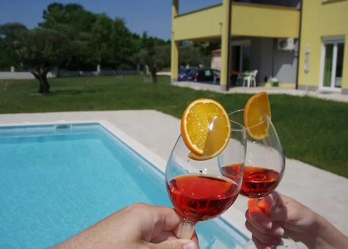 アパート Villanova ポレッチ